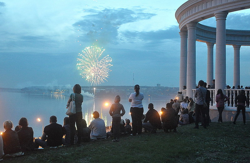 click for enlarge 1000 X 650 183,7 Kb picture