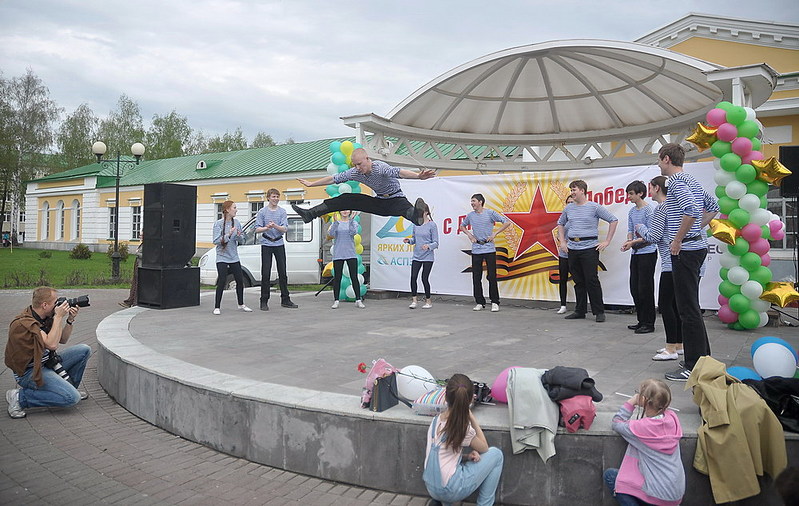 click for enlarge 1000 X 633 202,3 Kb picture