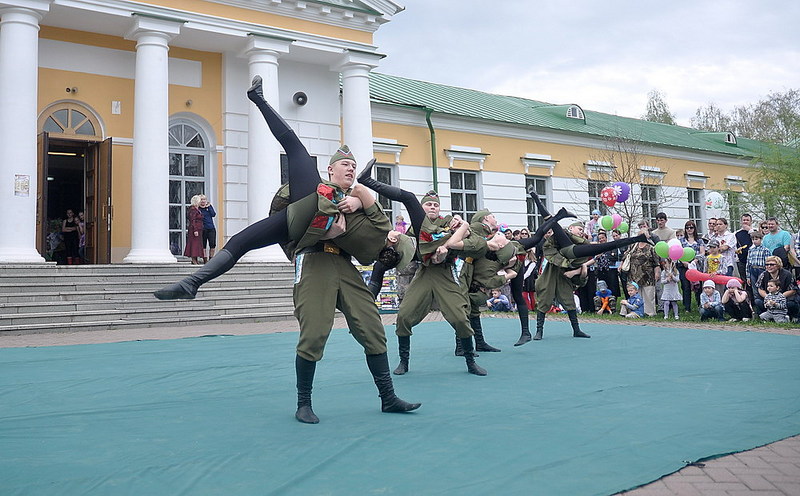 click for enlarge 1000 X 620 179,8 Kb picture