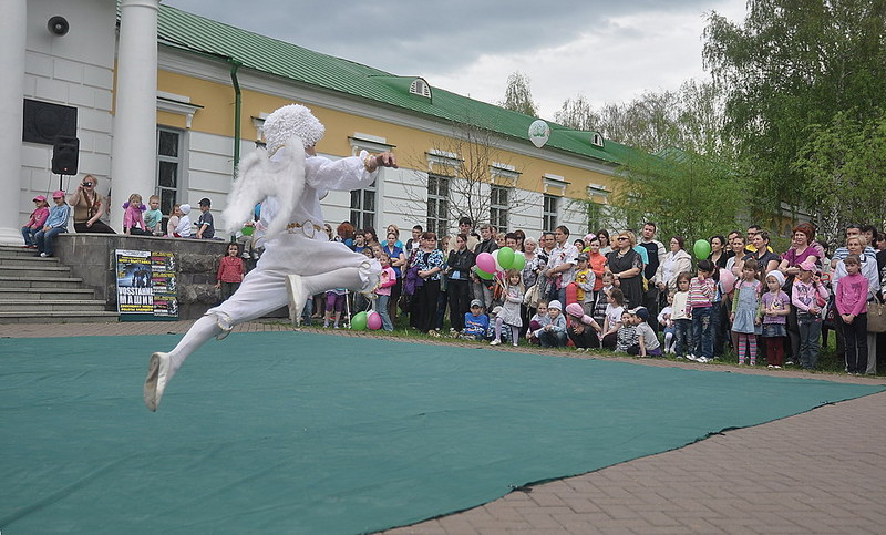 click for enlarge 1000 X 604 197,6 Kb picture