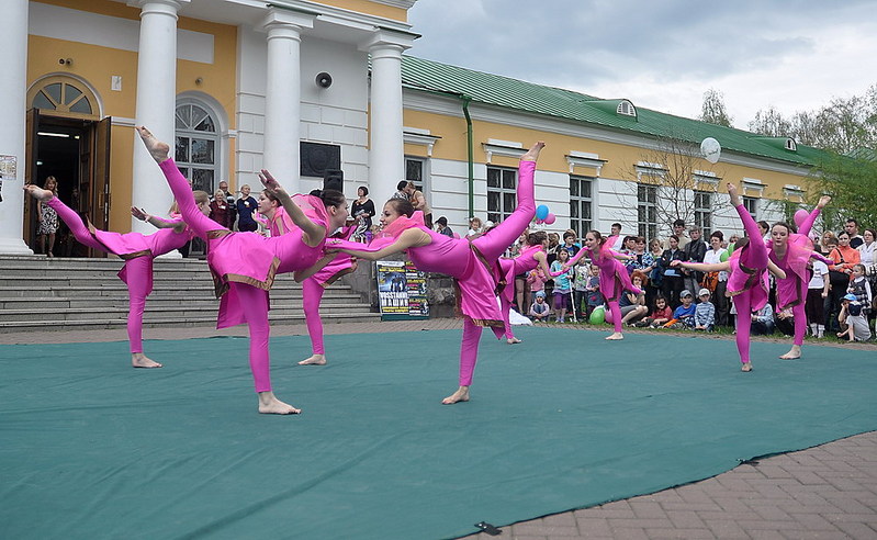 click for enlarge 1000 X 616 185,4 Kb picture