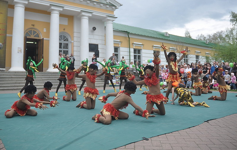 click for enlarge 1000 X 632 192,2 Kb picture