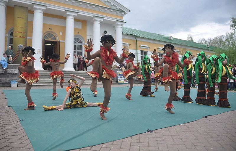 click for enlarge 1000 X 638 194,6 Kb picture