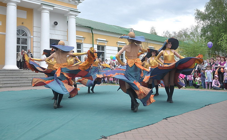 click for enlarge 1000 X 617 192,9 Kb picture