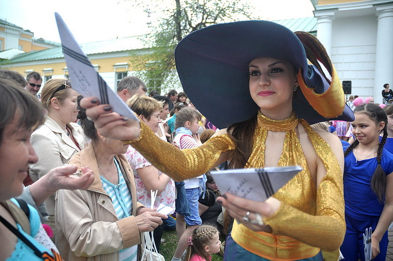 click for enlarge 1000 X 664 200,6 Kb picture