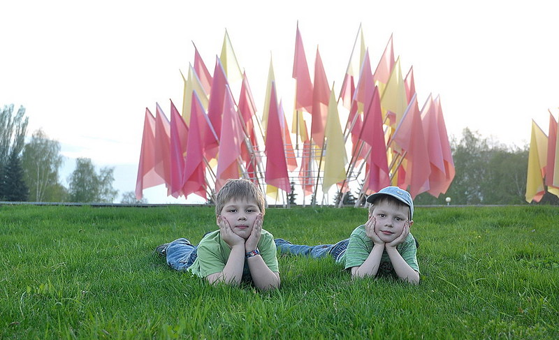 click for enlarge 1000 X 609 176,1 Kb picture