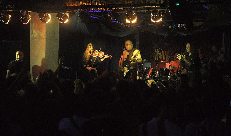 click for enlarge 1000 X 588 137,8 Kb picture