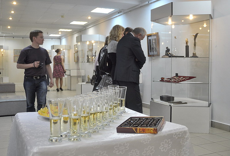 click for enlarge 1000 X 678 158.2 Kb picture