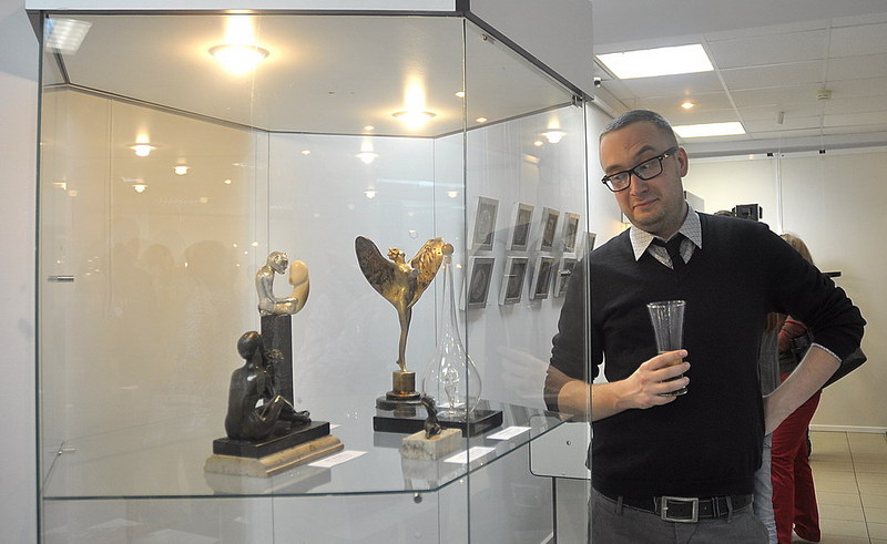 click for enlarge 1000 X 614 120.6 Kb picture