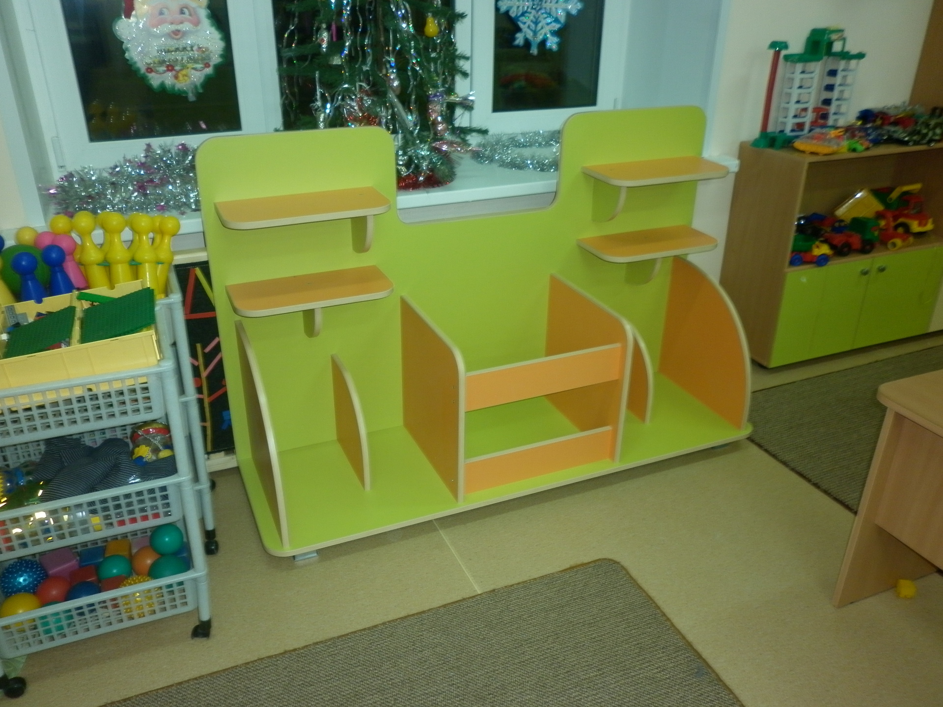 Мебель в ясли. Мебель для детского сада. Мебель для детского садика. Мебель для группы детского сада. Уголки для детского сада мебель.