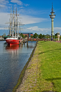 click for enlarge 1909 X 2872 931.4 Kb picture