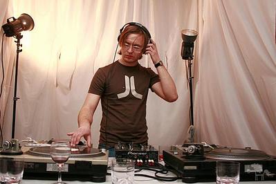 click for enlarge 600 X 400 32.4 Kb picture