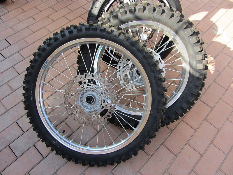 click for enlarge 1920 X 1440 643.8 Kb picture