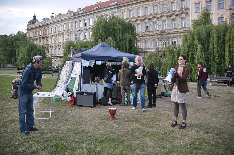 click for enlarge 1000 X 664 275.8 Kb picture