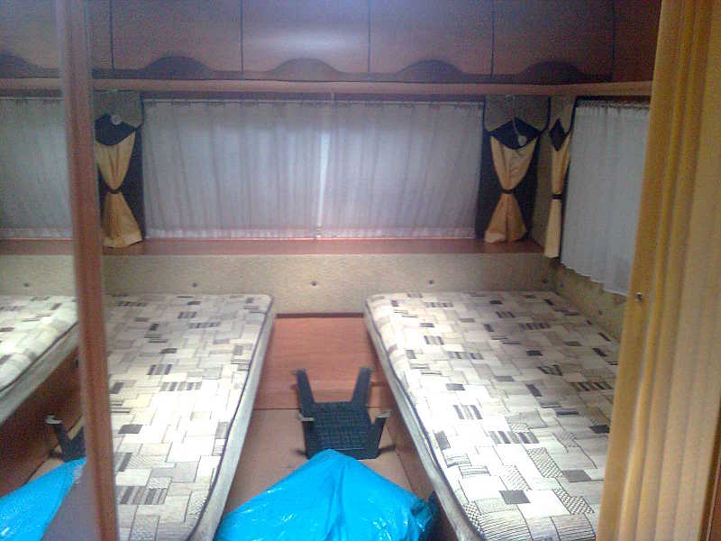 click for enlarge 1600 X 1200 157.6 Kb picture