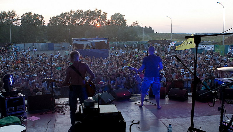 click for enlarge 1000 X 569 192.9 Kb picture