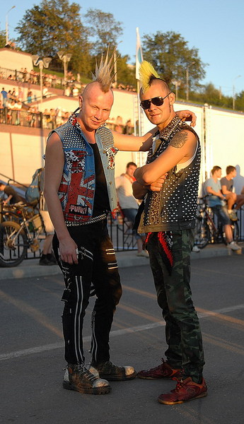 click for enlarge 575 X 1000 182.4 Kb picture