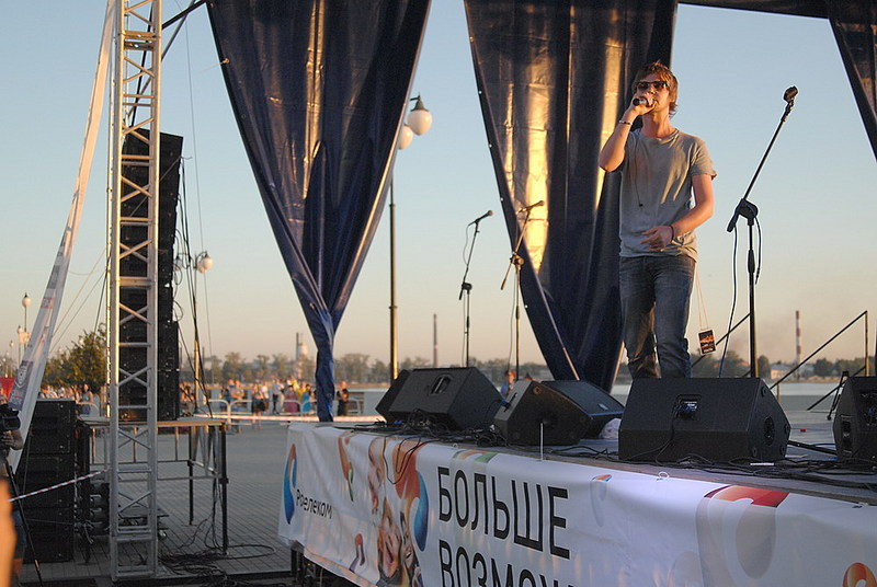 click for enlarge 1000 X 670 176.7 Kb picture