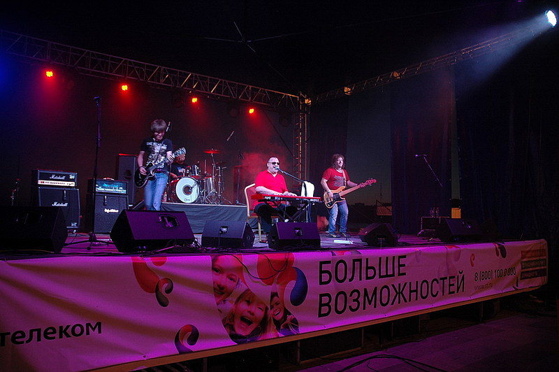 click for enlarge 1000 X 665 150.3 Kb picture