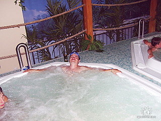 click for enlarge 640 X 480  88.3 Kb picture