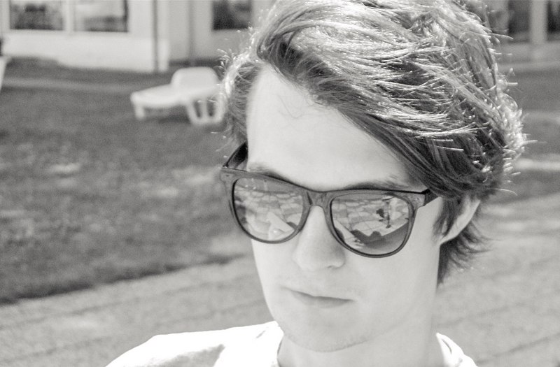 click for enlarge 1920 X 1260 351.9 Kb picture