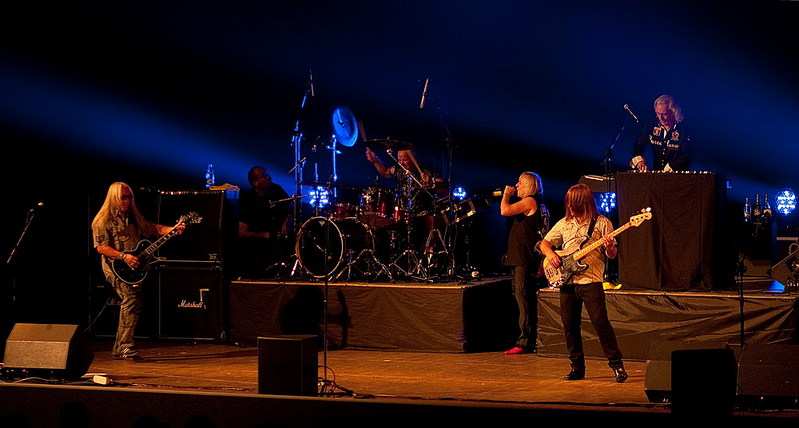 click for enlarge 1000 X 536 131.3 Kb picture