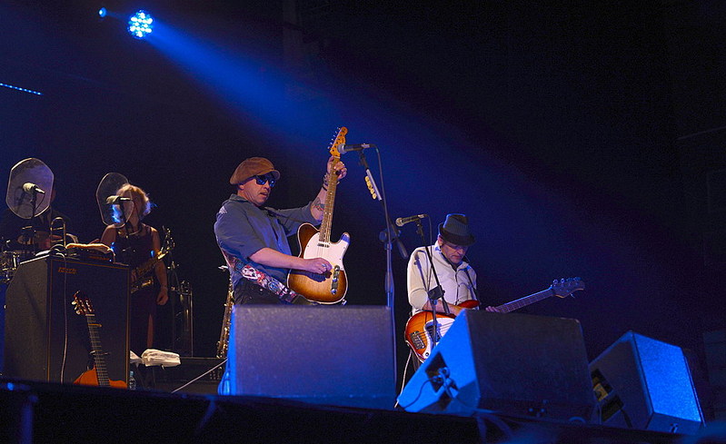 click for enlarge 1000 X 612 143.7 Kb picture