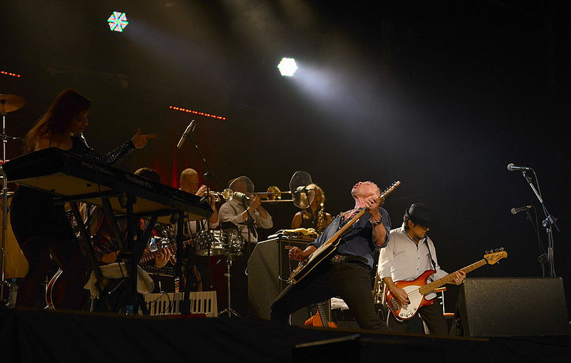 click for enlarge 1000 X 637 135.3 Kb picture