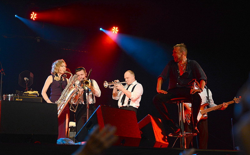 click for enlarge 1000 X 620 146.4 Kb picture