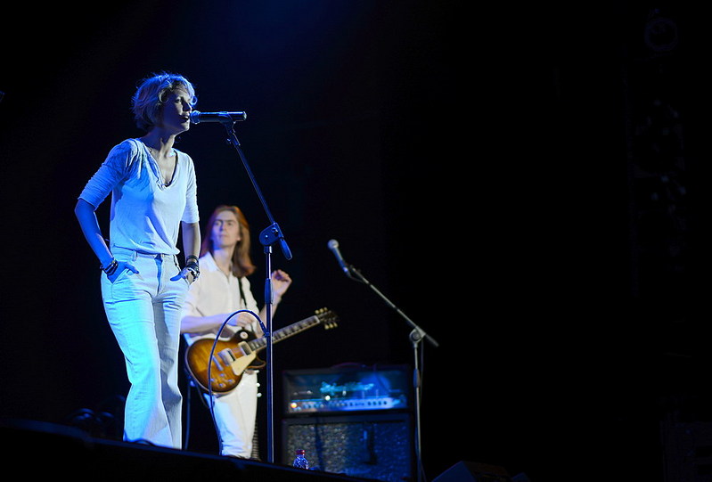 click for enlarge 1000 X 677 87.4 Kb picture