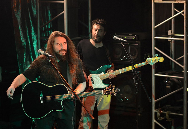 click for enlarge 1000 X 684 163.4 Kb picture