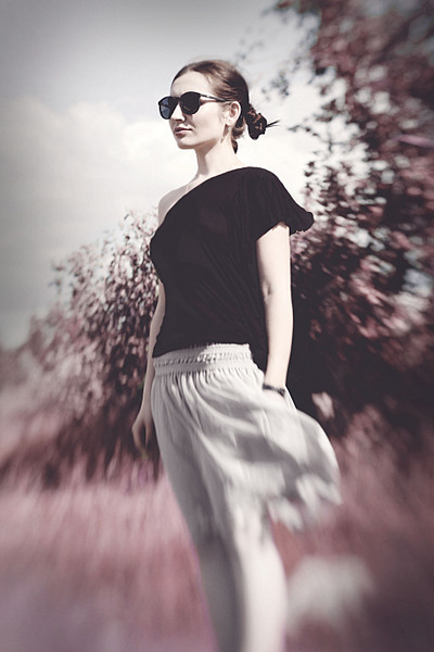 click for enlarge 1920 X 2880 627.8 Kb picture