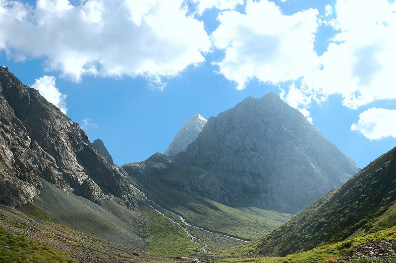 click for enlarge 1540 X 1024 560.9 Kb picture