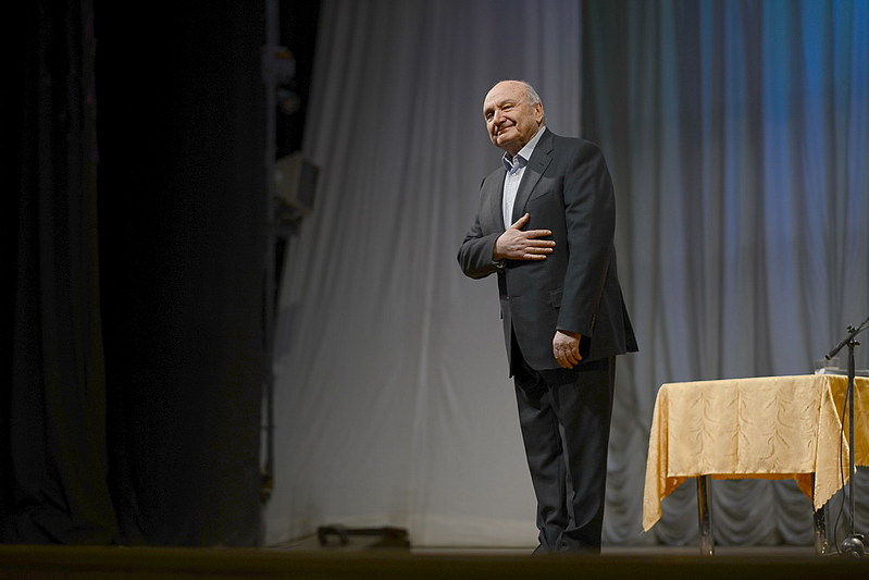 click for enlarge 1000 X 667 97.2 Kb picture