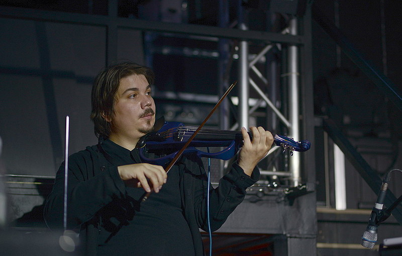 click for enlarge 1000 X 639 125.3 Kb picture