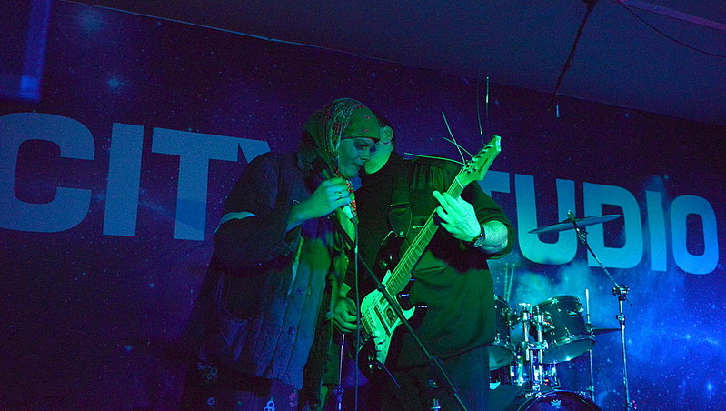 click for enlarge 1000 X 566 169.9 Kb picture