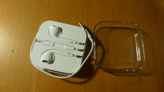 560 x 315
