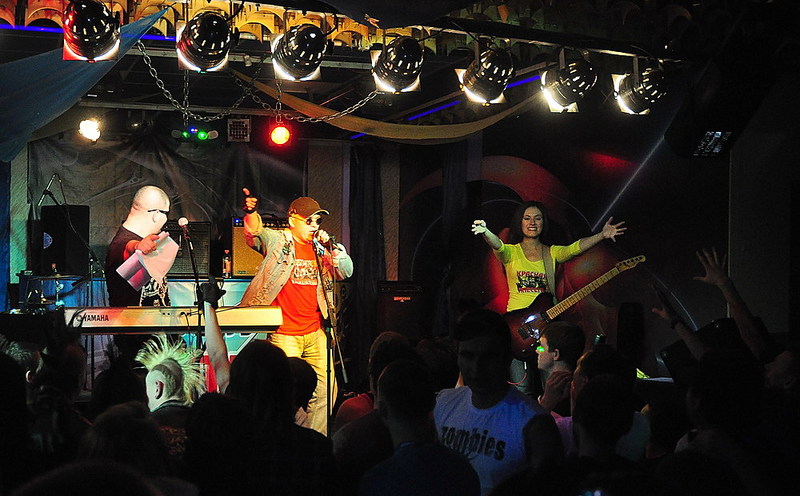 click for enlarge 1000 X 620 174.7 Kb picture