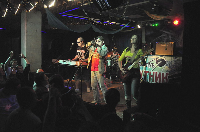 click for enlarge 1000 X 664 153.4 Kb picture