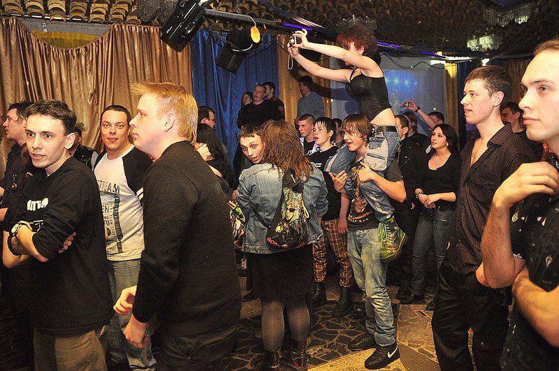 click for enlarge 1000 X 664 247.4 Kb picture