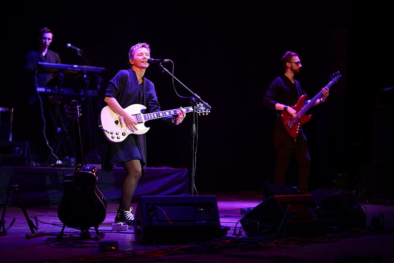 click for enlarge 1000 X 668 103.3 Kb picture