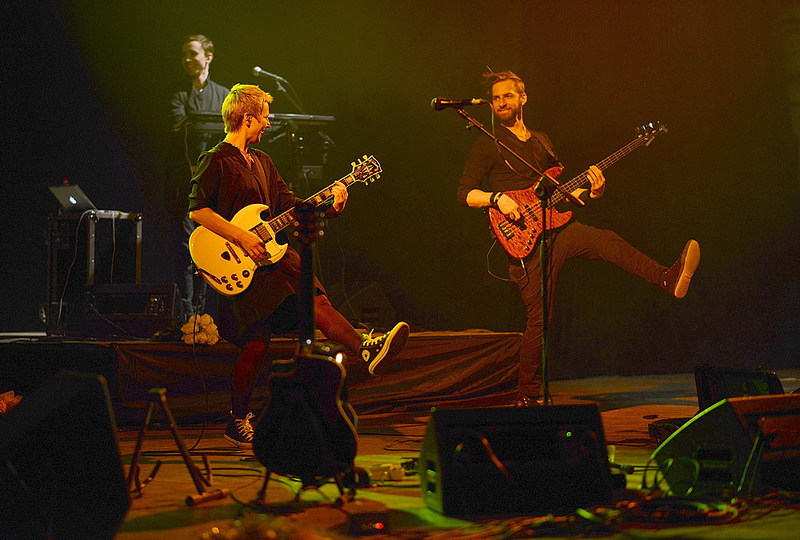 click for enlarge 1000 X 675 174.0 Kb picture