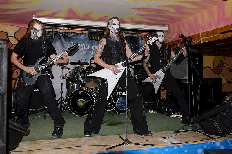 click for enlarge 1000 X 665 211.9 Kb picture