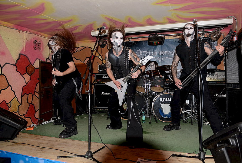 click for enlarge 1000 X 676 236.7 Kb picture