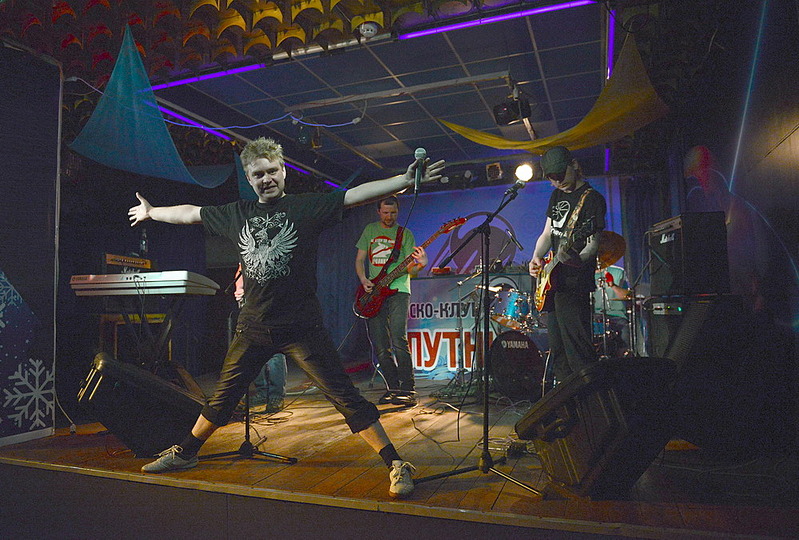 click for enlarge 1000 X 676 218.4 Kb picture