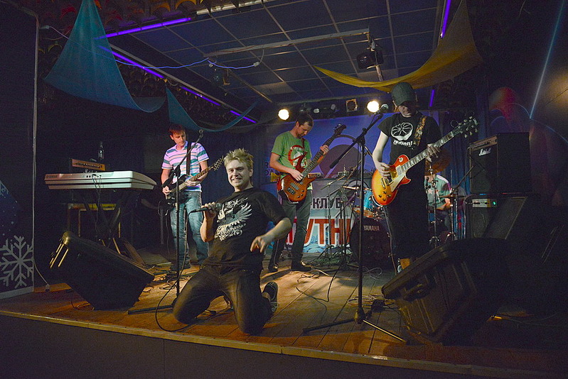 click for enlarge 1000 X 668 203.7 Kb picture