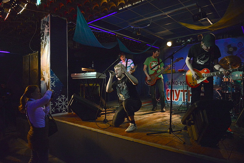 click for enlarge 1000 X 668 194.3 Kb picture