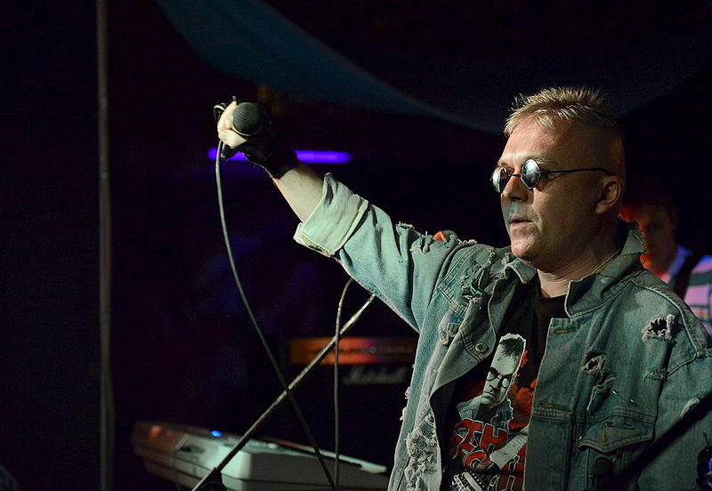 click for enlarge 1000 X 690 153.5 Kb picture