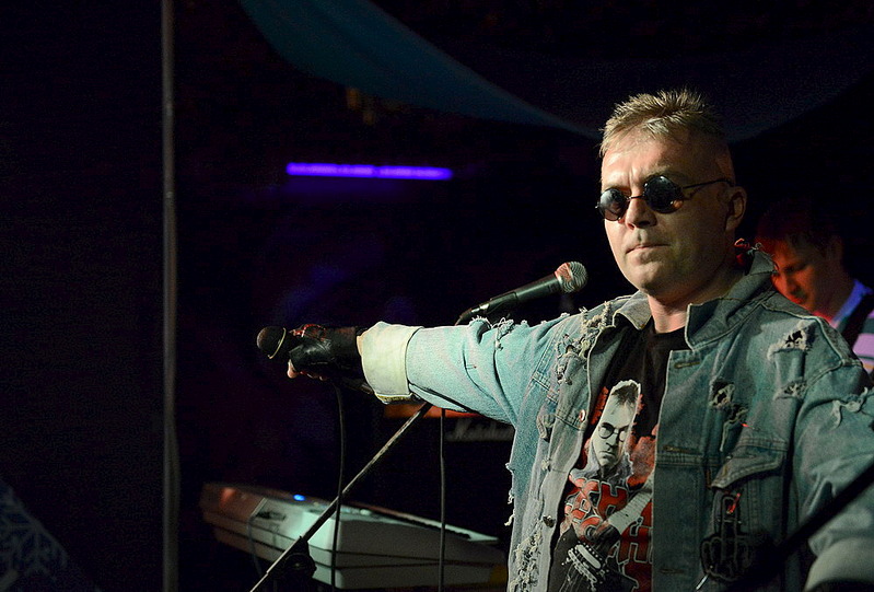 click for enlarge 1000 X 677 140.5 Kb picture