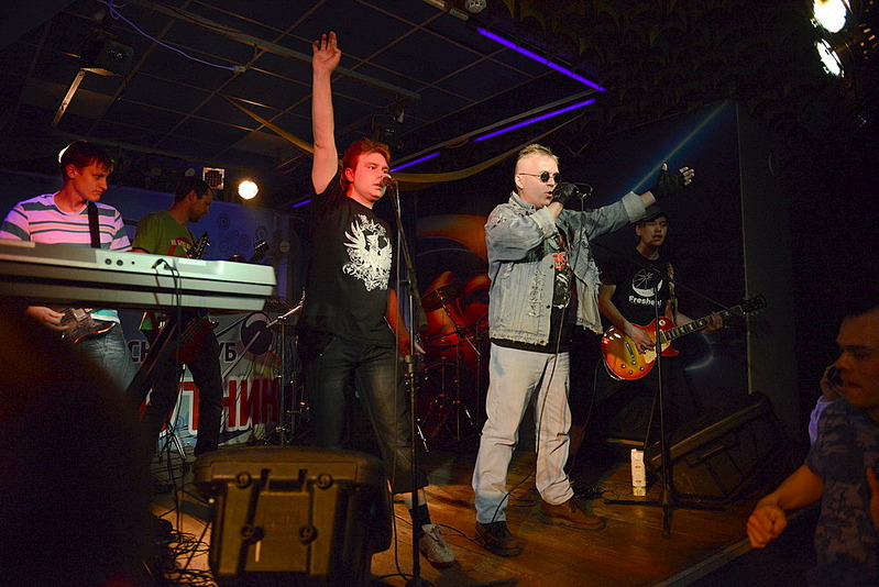 click for enlarge 1000 X 668 177.6 Kb picture